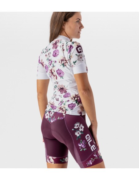 Maria Teresa Castelli, la designer di abbigliamento tecnico innamorata del  ciclismo - ladra di biciclette