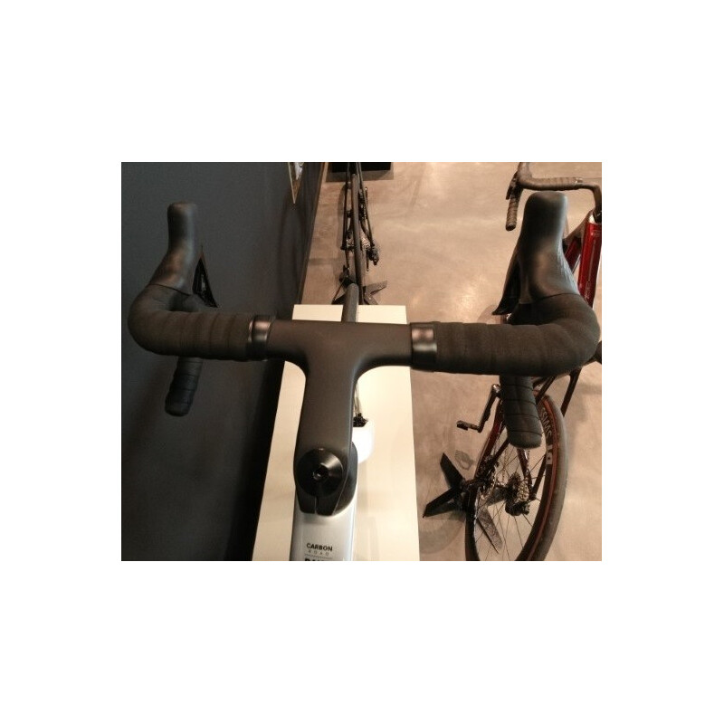Megamo Bici da corsa MEGAMO PULSE ELITE 15 SH12 disk carbonio 105 Di2 12v