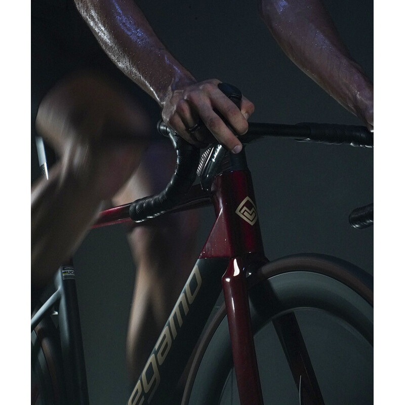 Megamo Bici da corsa MEGAMO PULSE 05 ULTEGRA Di2 ruote ZIPP 303 S carbon 2025