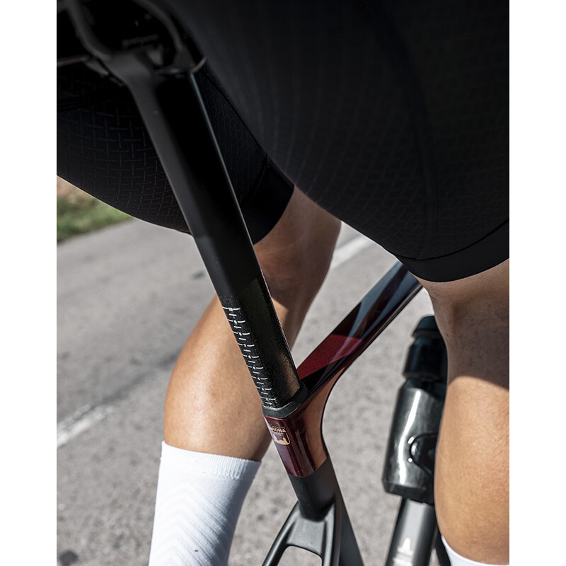 Megamo Bici da corsa MEGAMO PULSE 05 ULTEGRA Di2 ruote ZIPP 303 S carbon 2025