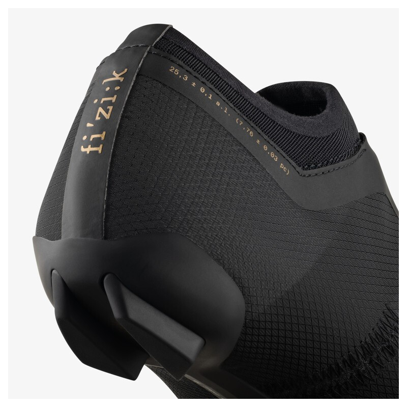 FIZIK Scarpe per bici da corsa FIZIK VEGA CARBON BLACK